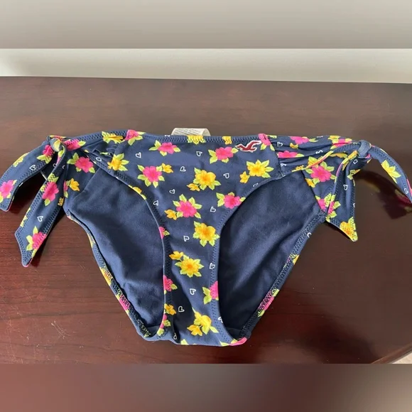 Vintage Hollister Floral Bikini - Picture 4 of 7